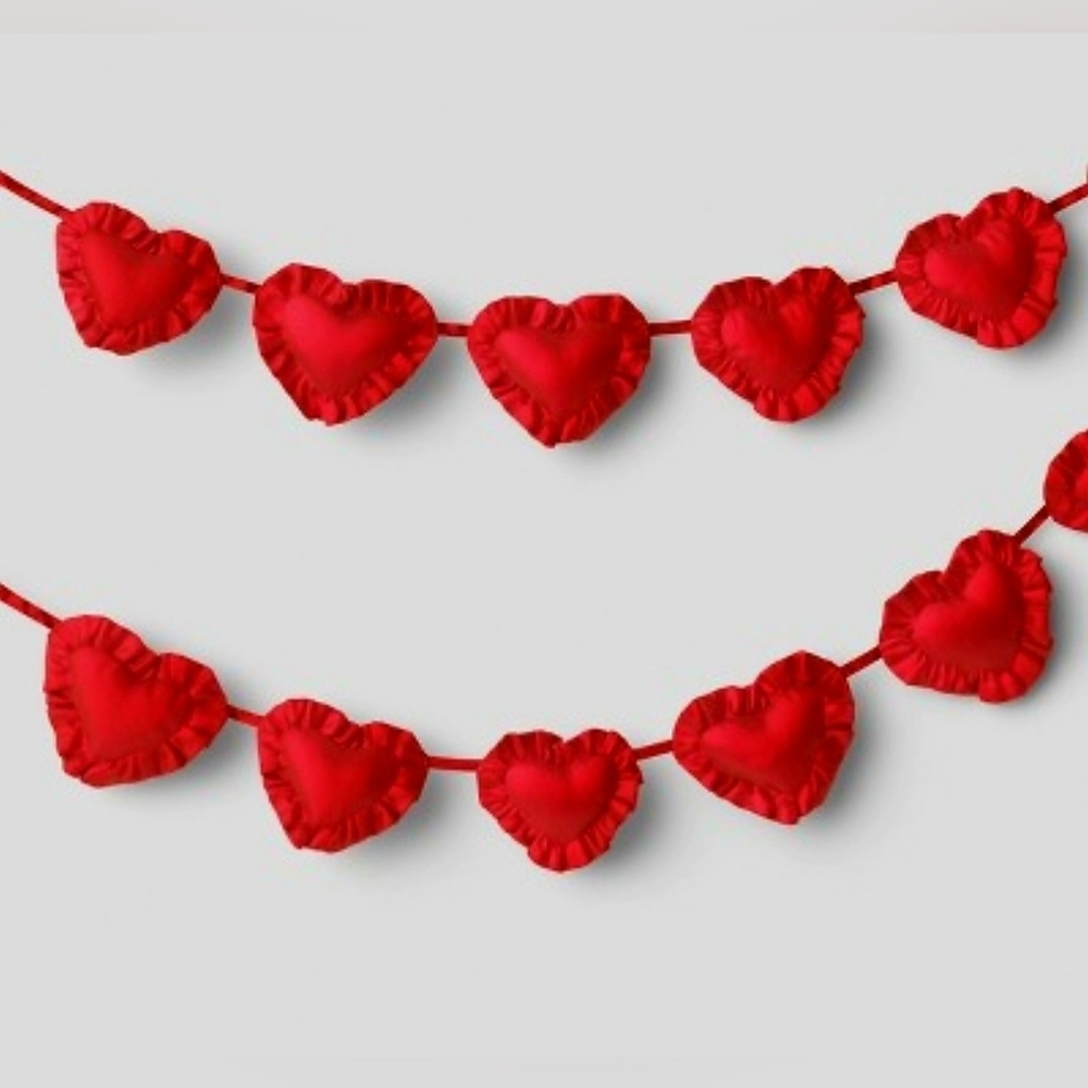 NWT Threshold Target 2026 Valentine's Day Red raffled satin Heart Garland 72in